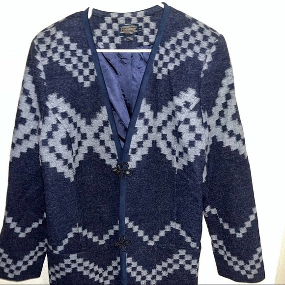 Pendleton Aztec Western Print 100% Virgin Wool Coat Size XLarge - Picture 12 of 12